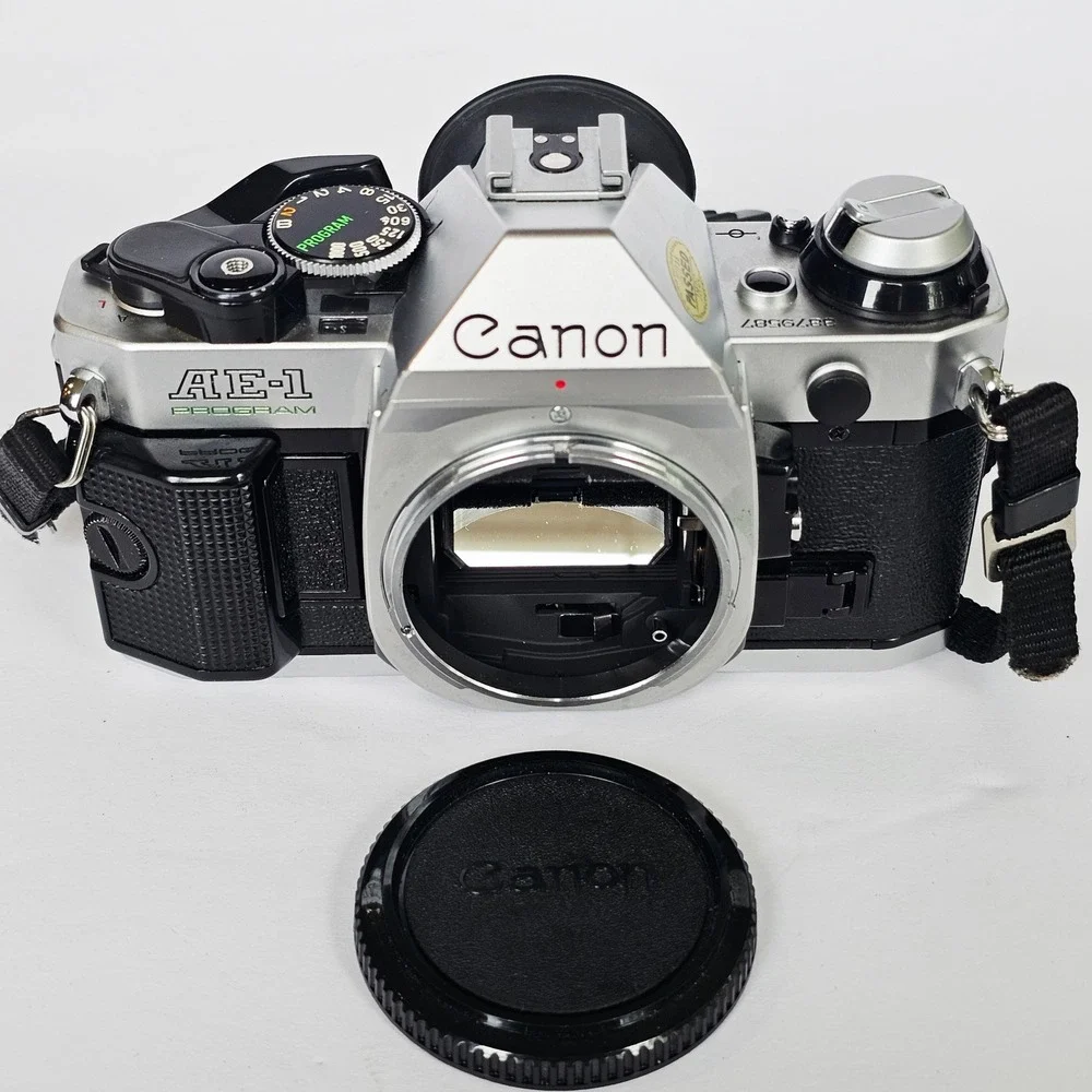 80s Vintage Canon AE-1 Program 35mm‎ SLR Film Camera Kit w/ Lenses Flash and Bag